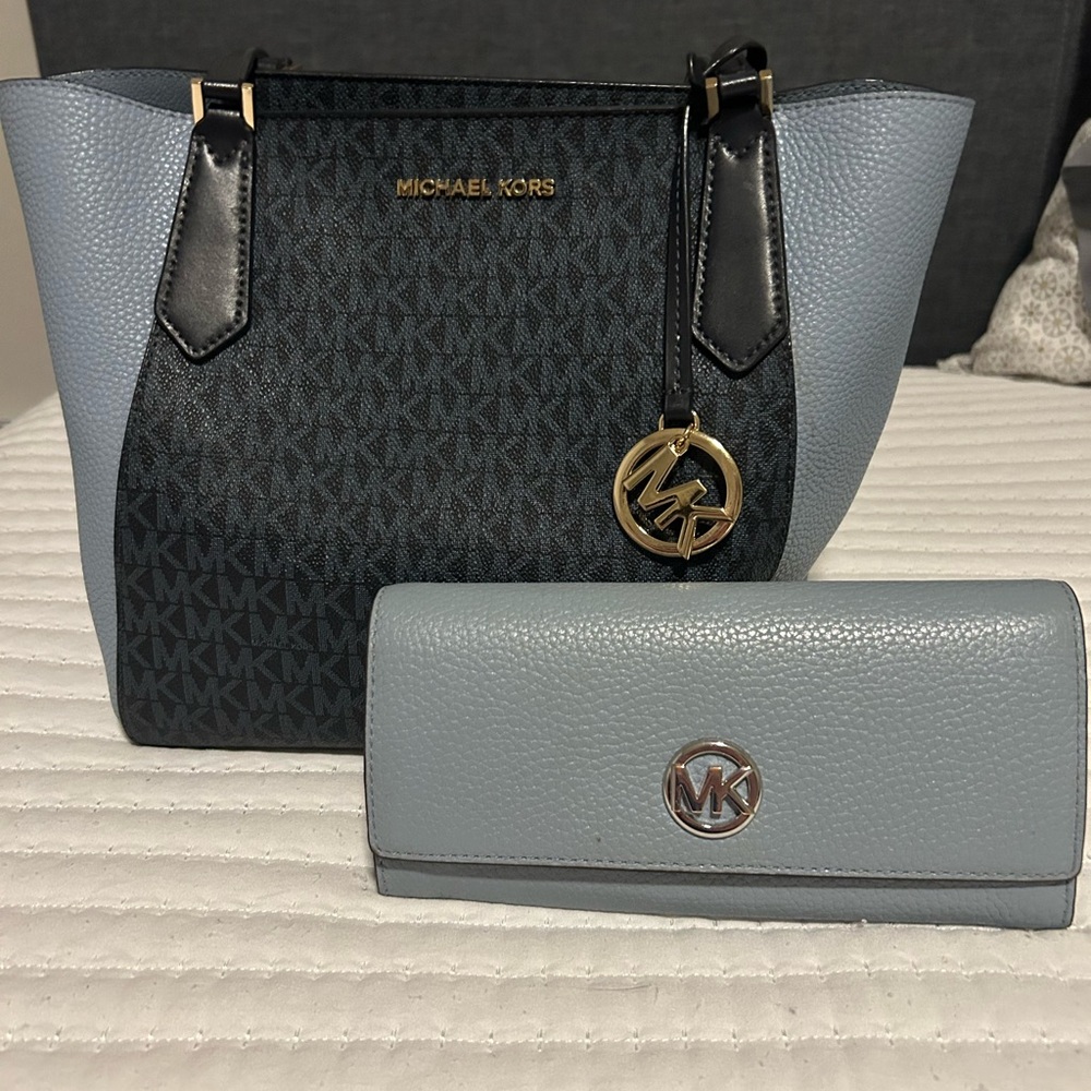 Michael Kors Blue Tones Tote Bag  and Wallet Set